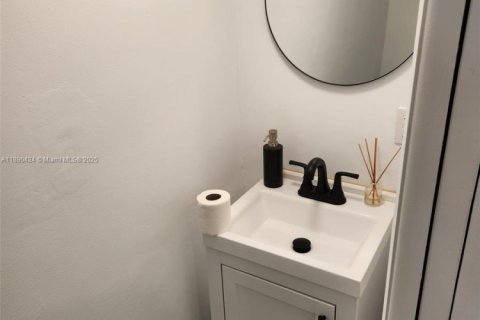Touwnhouse à louer à Hialeah, Floride: 2 chambres, 86.86 m2 № 1943333 - photo 13