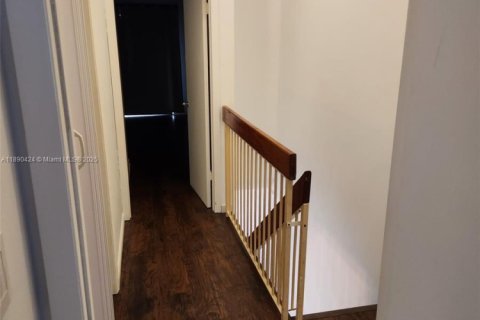 Touwnhouse à louer à Hialeah, Floride: 2 chambres, 86.86 m2 № 1943333 - photo 7