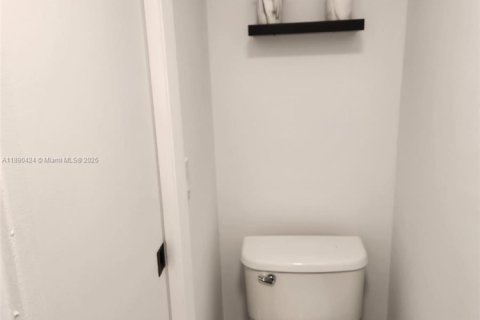Touwnhouse à louer à Hialeah, Floride: 2 chambres, 86.86 m2 № 1943333 - photo 14
