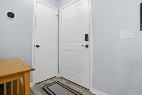 House in Lady Lake, Florida 2 bedrooms, 96.62 sq.m. № 2092701 - photo 3