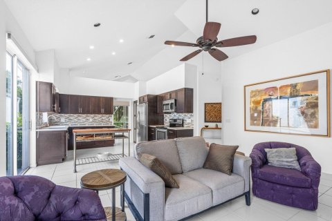 Villa ou maison à vendre à Boynton Beach, Floride: 3 chambres, 222.13 m2 № 2432285 - photo 16