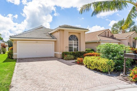 Villa ou maison à vendre à Boynton Beach, Floride: 3 chambres, 222.13 m2 № 2432285 - photo 2
