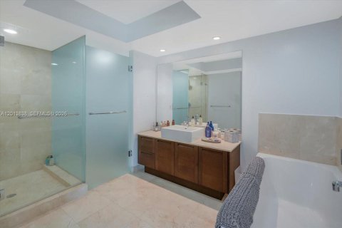 Condo in Sunny Isles Beach, Florida, 3 bedrooms № 2088251 - photo 10