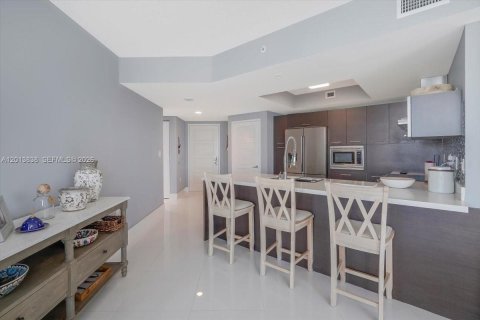 Condo in Sunny Isles Beach, Florida, 3 bedrooms № 2088251 - photo 2
