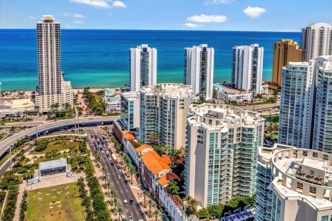 Condo in Sunny Isles Beach, Florida, 3 bedrooms № 2088251 - photo 15