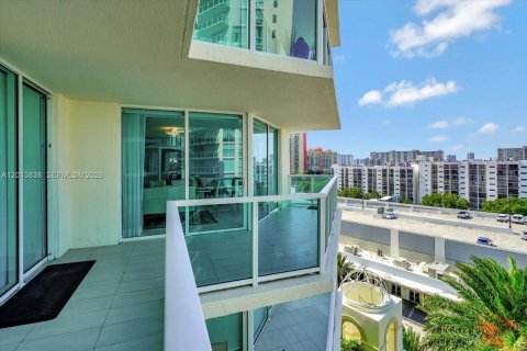 Condo in Sunny Isles Beach, Florida, 3 bedrooms № 2088251 - photo 14