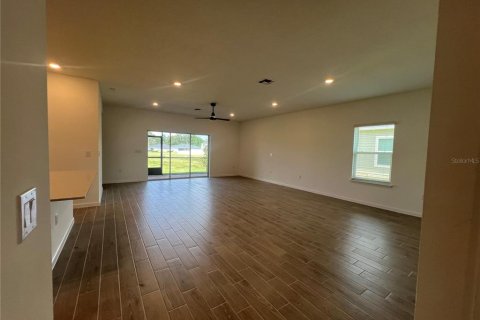 House in Ocala, Florida 4 bedrooms, 189.43 sq.m. № 2377997 - photo 6
