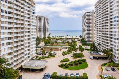 Condominio en Hallandale Beach, Florida, 1 dormitorio  № 2018623