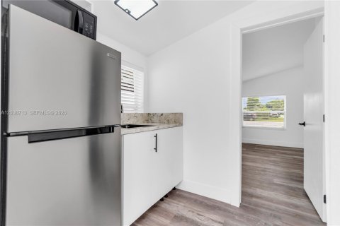 Commercial property in Miami, Florida 1 bedroom, 130.06 sq.m. № 2086755 - photo 8