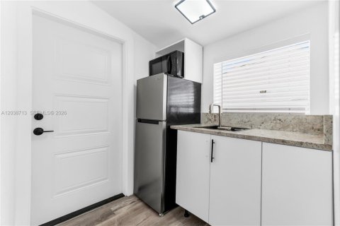 Commercial property in Miami, Florida 1 bedroom, 130.06 sq.m. № 2086755 - photo 7