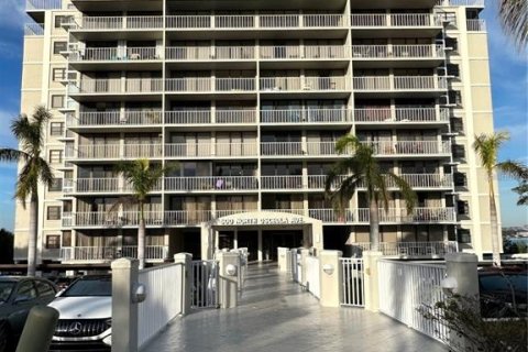 Condo à Clearwater, Floride, 2 chambres  № 2094445