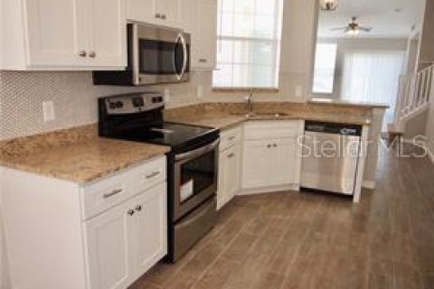 Снять в аренду таунхаус в Ривервью, Флорида 3 спальни, 145.39м2, № 1909810 - фото 7