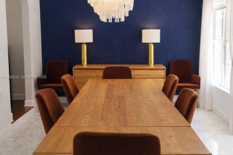 Villa ou maison à vendre à Miami Shores, Floride: 4 chambres, 212.1 m2 № 2052576 - photo 2