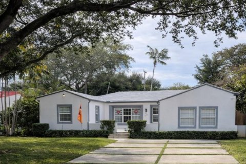 Дом в Майами-Шорс, Флорида 4 спальни, 212.1м2 № 2052576