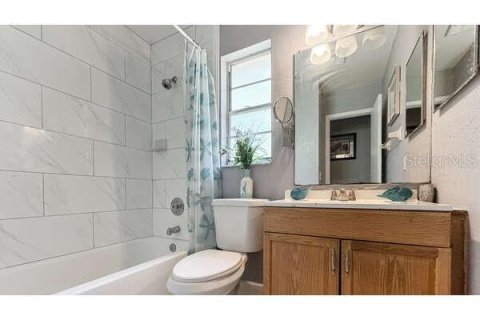 House in Apopka, Florida 3 bedrooms, 135.27 sq.m. № 1840008 - photo 21