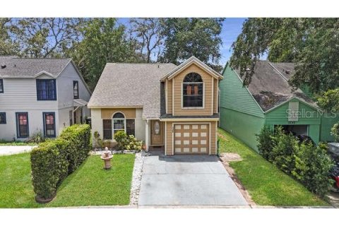 House in Apopka, Florida 3 bedrooms, 135.27 sq.m. № 1840008 - photo 1