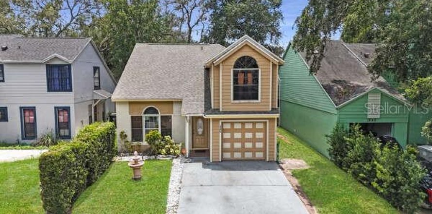 House in Apopka, Florida 3 bedrooms, 135.27 sq.m. № 1840008