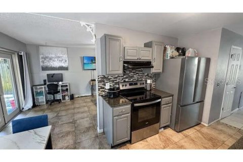 House in Apopka, Florida 3 bedrooms, 135.27 sq.m. № 1840008 - photo 12
