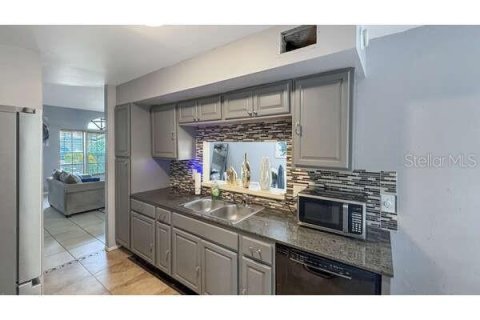 House in Apopka, Florida 3 bedrooms, 135.27 sq.m. № 1840008 - photo 9
