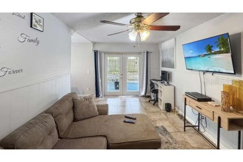 House in Apopka, Florida 3 bedrooms, 135.27 sq.m. № 1840008 - photo 7