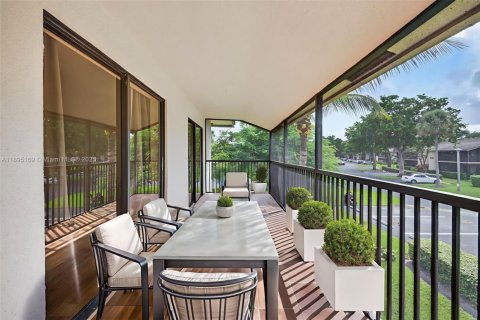 Condominio en venta en Deerfield Beach, Florida, 2 dormitorios, 109.25 m2 № 1947544 - foto 21