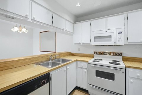 Copropriété à vendre à Sarasota, Floride: 2 chambres, 89.56 m2 № 2388304 - photo 14