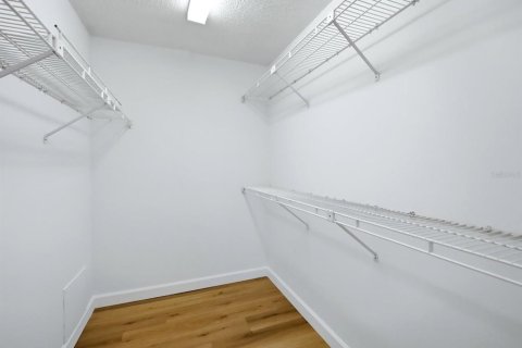 Copropriété à vendre à Sarasota, Floride: 2 chambres, 89.56 m2 № 2388304 - photo 18
