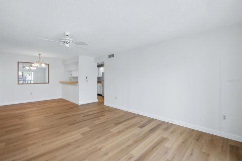 Copropriété à vendre à Sarasota, Floride: 2 chambres, 89.56 m2 № 2388304 - photo 9
