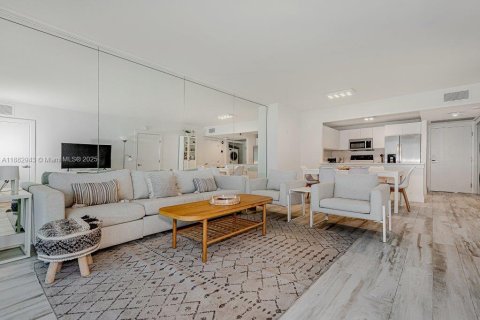 Снять в аренду кондоминиум в Майами-Бич, Флорида 1 спальня, 81.75м2, № 1952563 - фото 16