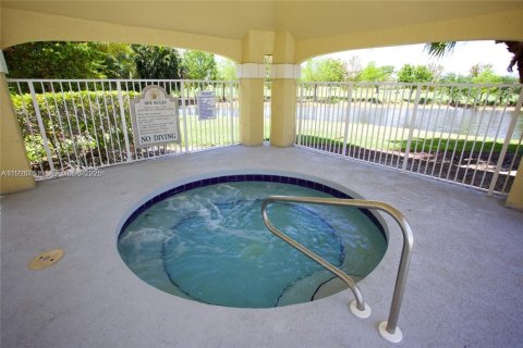 Copropriété à louer à Sunrise, Floride: 1 chambre, 69.03 m2 № 1986643 - photo 10