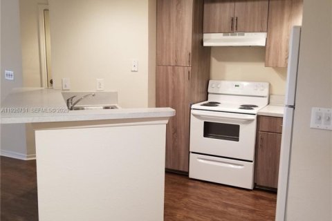 Copropriété à louer à Sunrise, Floride: 1 chambre, 69.03 m2 № 1986643 - photo 2