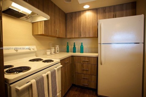 Copropriété à louer à Sunrise, Floride: 1 chambre, 69.03 m2 № 1986643 - photo 3