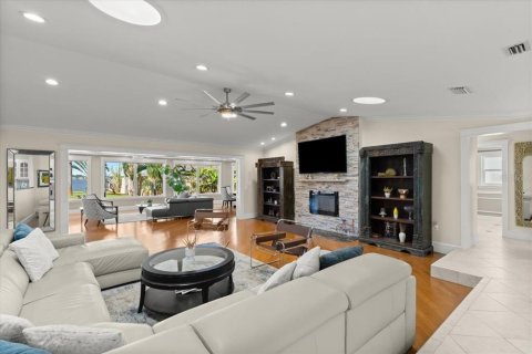 Casa en venta en Daytona Beach, Florida, 4 dormitorios, 325.9 m2 № 1754748 - foto 9