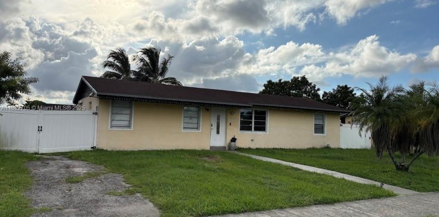Villa ou maison à Homestead, Floride 3 chambres, 148.18 m2 № 1931027
