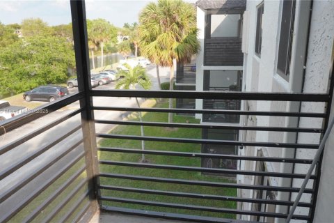 Condominio en venta en Sunrise, Florida, 2 dormitorios, 76.92 m2 № 1956128 - foto 10