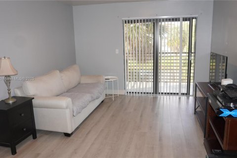 Condominio en venta en Sunrise, Florida, 2 dormitorios, 76.92 m2 № 1956128 - foto 3