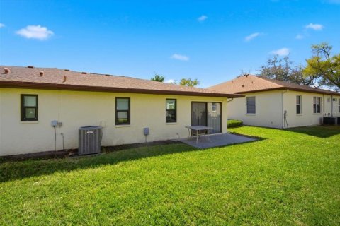 Copropriété à vendre à Bradenton, Floride: 2 chambres, 124.95 m2 № 2137517 - photo 3