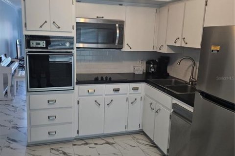 Condo in Clearwater, Florida, 2 bedrooms  № 1873110 - photo 9