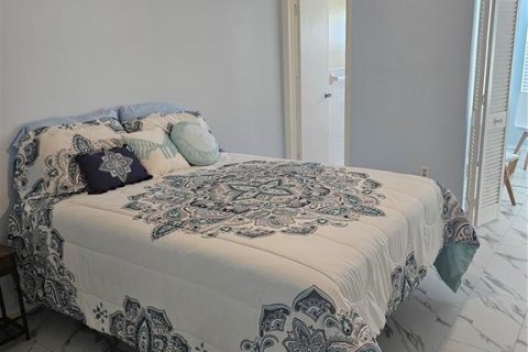 Condo in Clearwater, Florida, 2 bedrooms  № 1873110 - photo 12