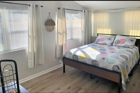 Casa en alquiler en Largo, Florida, 3 dormitorios, 71.53 m2 № 1848473 - foto 4