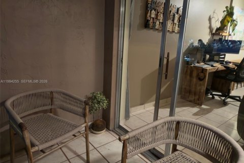 Condo in Miami, Florida, 1 bedroom  № 2056087 - photo 14