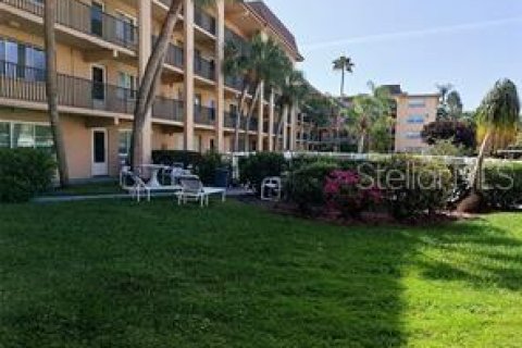 Condo in Belleair Bluffs, Florida, 1 bedroom  № 1882736 - photo 21