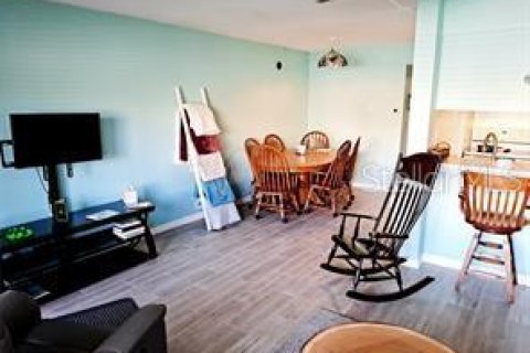 Condo in Belleair Bluffs, Florida, 1 bedroom  № 1882736 - photo 3
