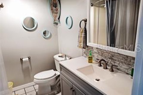 Condo in Belleair Bluffs, Florida, 1 bedroom  № 1882736 - photo 10