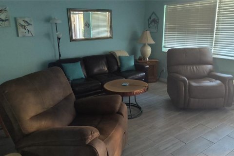 Condo in Belleair Bluffs, Florida, 1 bedroom  № 1882736 - photo 2