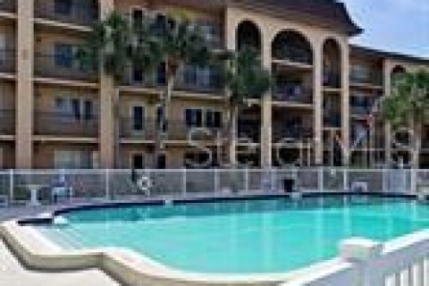 Condo in Belleair Bluffs, Florida, 1 bedroom  № 1882736 - photo 1