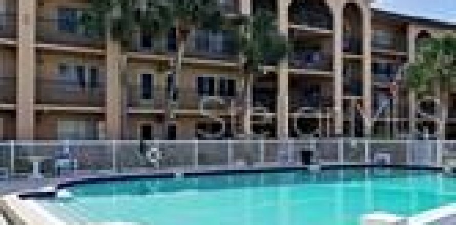 Condo in Belleair Bluffs, Florida, 1 bedroom № 1882736