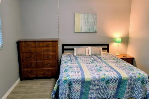 Condo in Belleair Bluffs, Florida, 1 bedroom  № 1882736 - photo 15