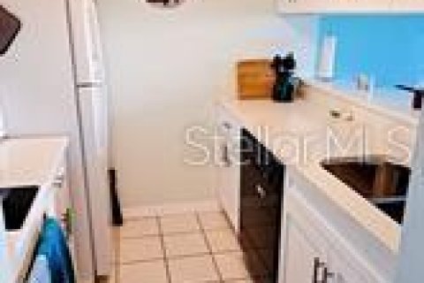 Condo in Belleair Bluffs, Florida, 1 bedroom  № 1882736 - photo 9