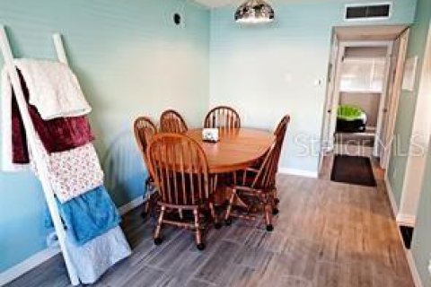 Condo in Belleair Bluffs, Florida, 1 bedroom  № 1882736 - photo 5
